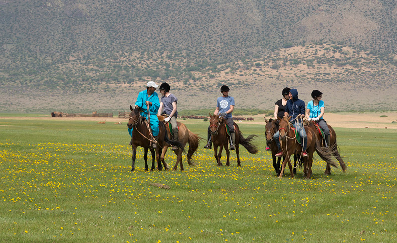 mongolia trekking tours 